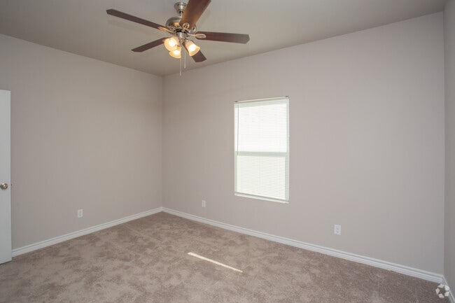 1BR, 1BA - 650SF - Designer One