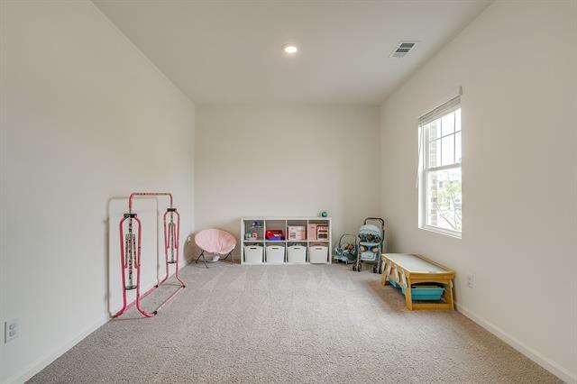 Photo - 8300 Stovepipe Dr