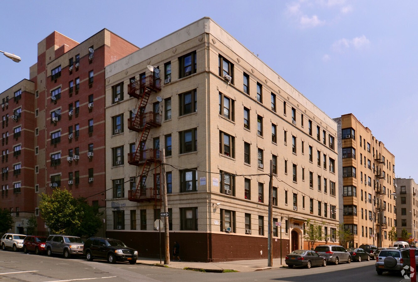 53 E 182nd St - 53 E 182nd St Apartments