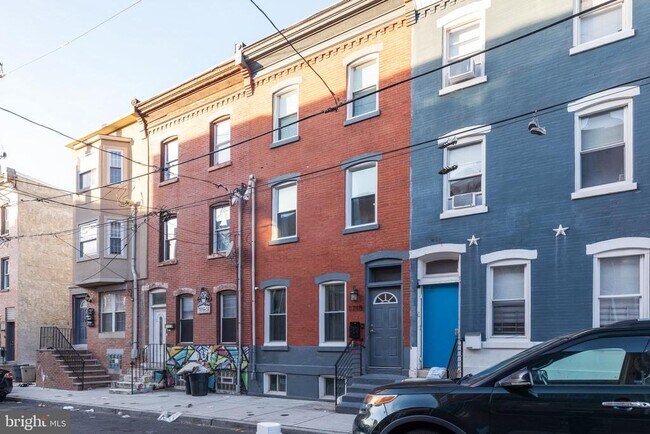 Photo - 1715 Monument St