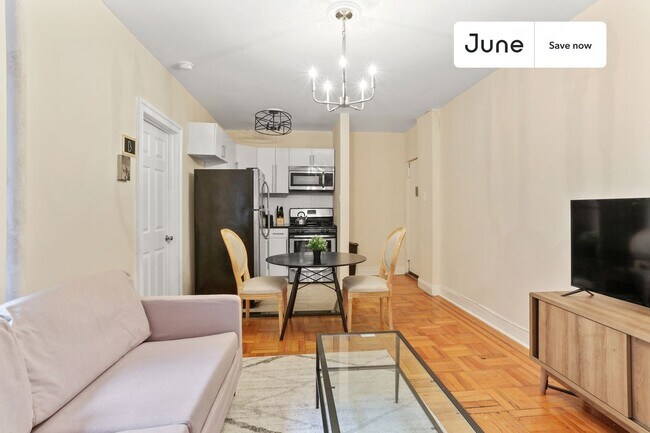 Photo - 23 E 109th St