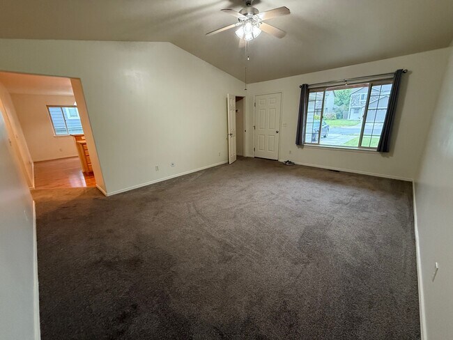 Photo - 4045 Carbon St