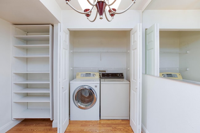 Photo - 5150 S Jones Blvd Unidad 205