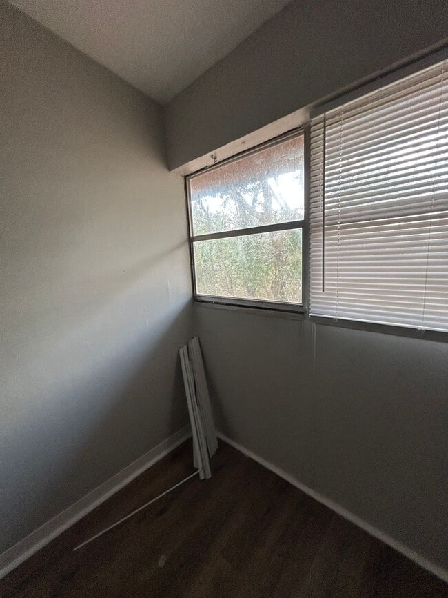 Photo - 1926 Skylane Dr