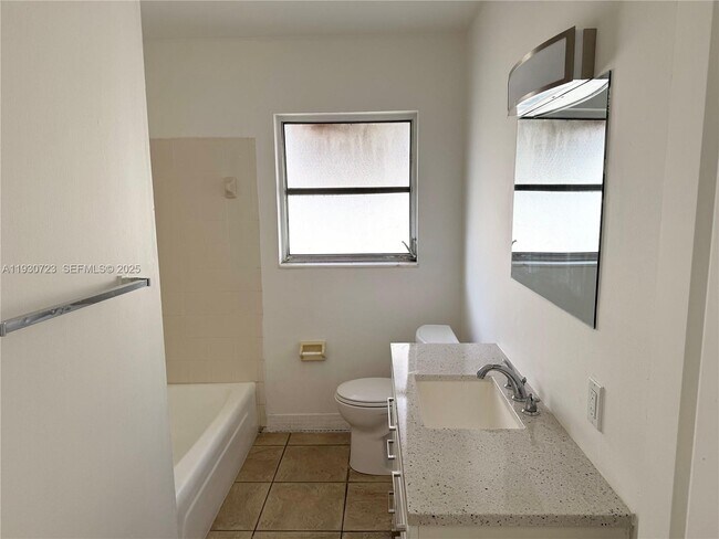 Photo - 5615 NW 14th St Unit 1