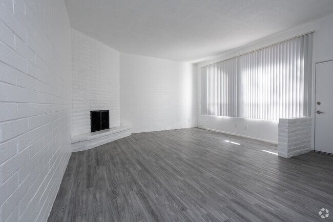 1BR, 1BA - 712SF