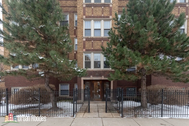 Photo - 4866 N Washtenaw Ave Apartments Unit M06B