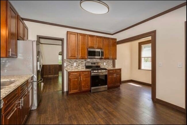 Photo - 1132 Adams St NE