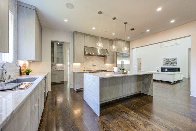 Photo - 5202 Chesapeake Way