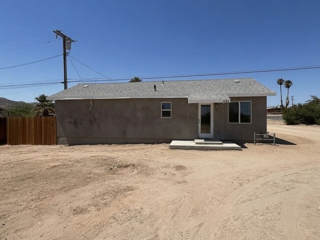 Photo - 6104 Chia Ave