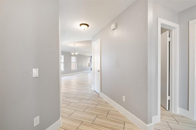 Photo - 902 Low Brim Cove