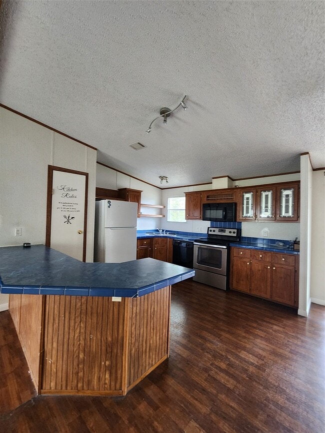 16925 W Forrestal