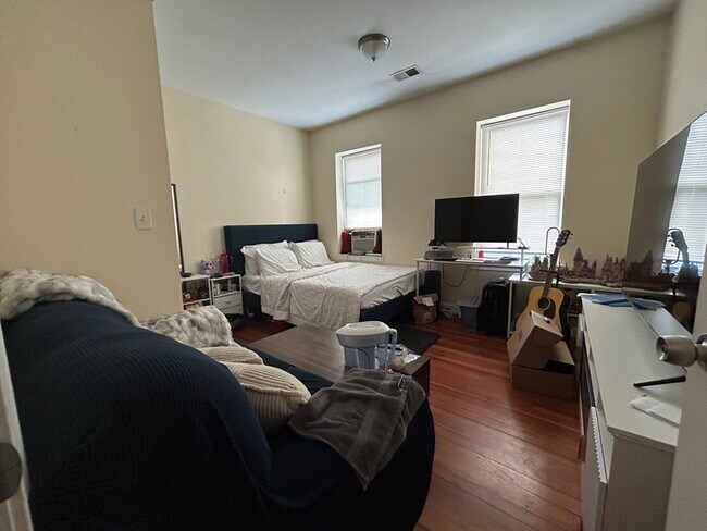 Photo - 191 Boylston St Unit 1