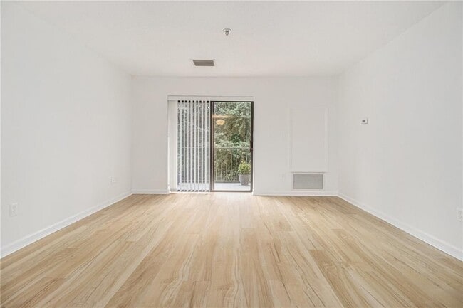 Photo - 300 Johnson Ferry Rd