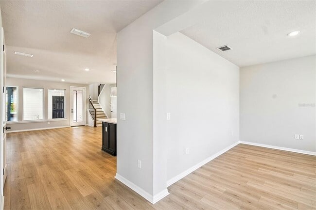 3089 Voyager Ave