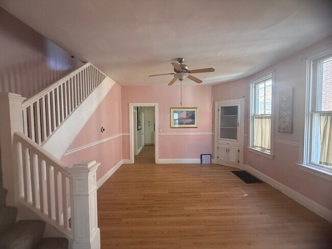 Photo - 3 bedroom 1.5 bathroom Town-home for rent in Carlisle