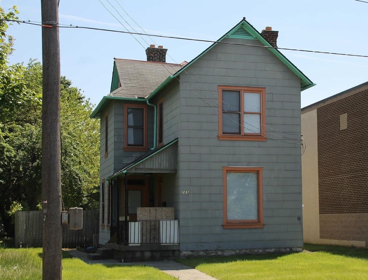 Photo - 283 E 5th Ave