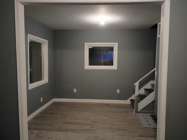 Photo - 122 W Donald St