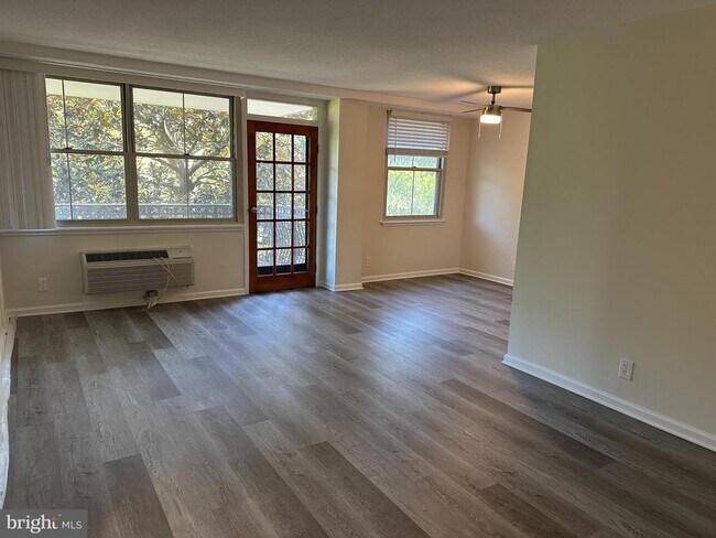 Photo - 2030 N Adams St Unit 802