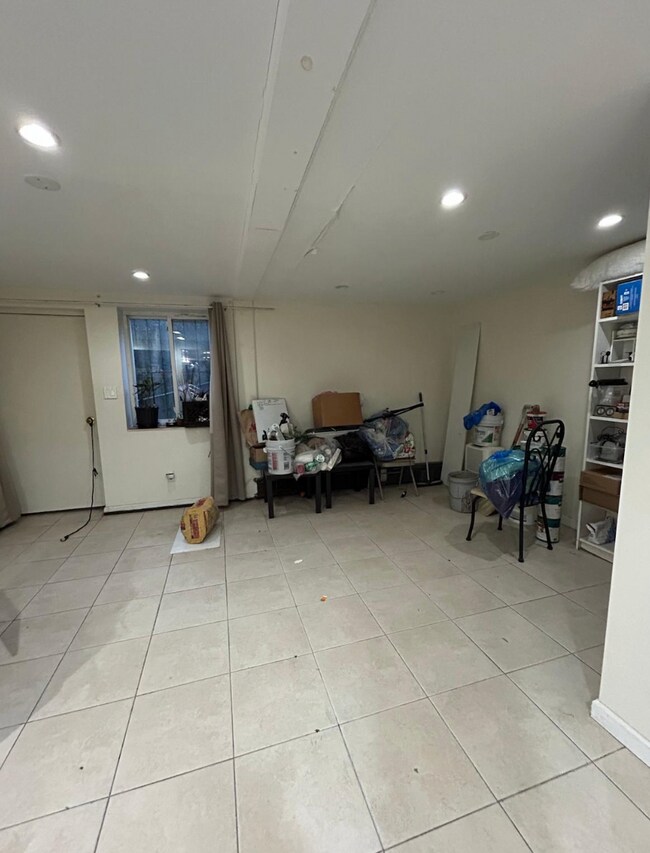 Photo - 434 Rutland Rd