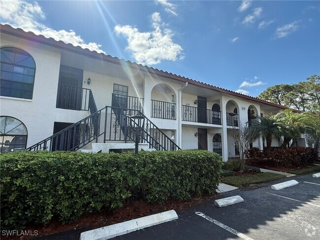 Building Photo - 212 Deerwood Cir Unit 6 Rental