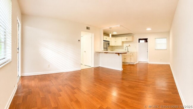 Photo - 5112 Hollywood Blvd Unit 3