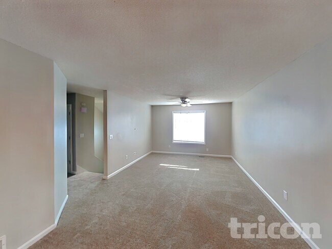 Photo - 404 Remington Ct