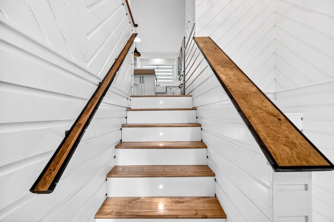 Photo - 21099 Berry Ave