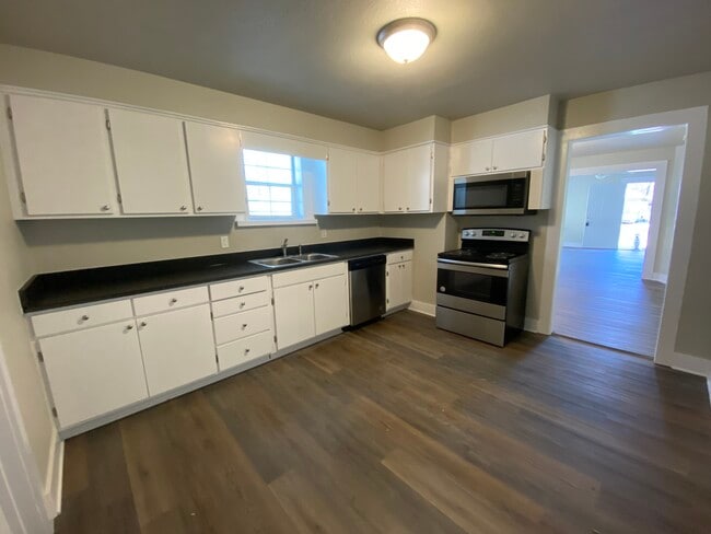 Photo - 603 N Gaines St