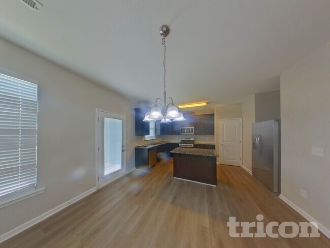 2203 Jenny Dr
