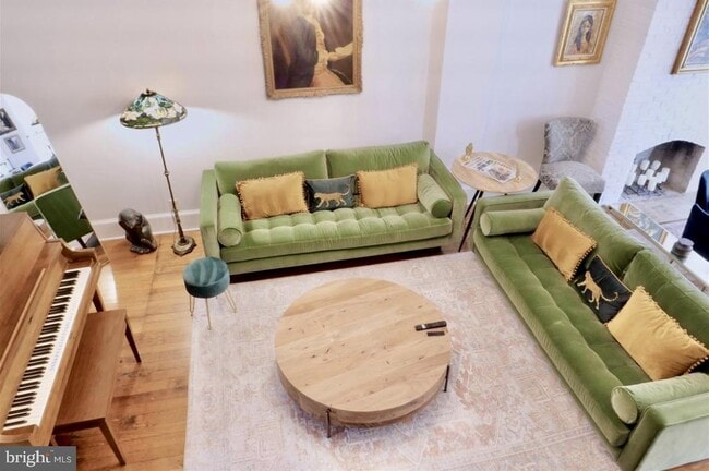 Photo - 815 11th St NE