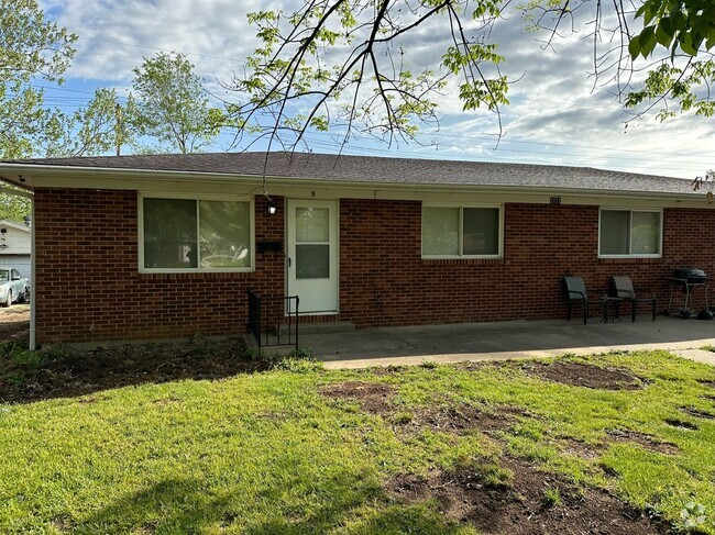 Building Photo - 2505 Quail Dr Unit B Rental