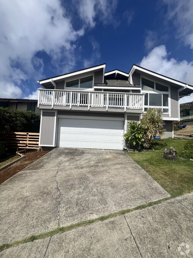 Building Photo - 956 Kaluanui Rd Rental