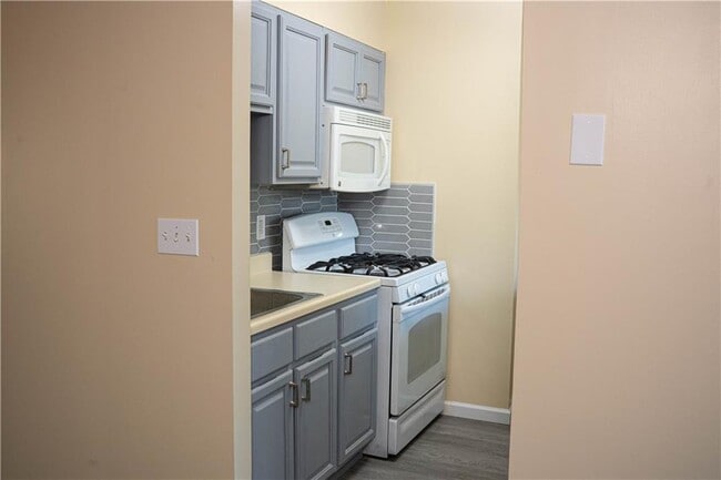 Photo - 1146 Essex St Unit 1