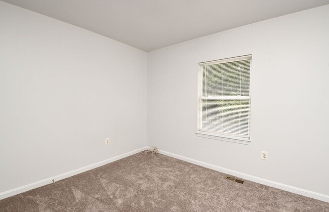 Photo - BEAUTIFUL TOWNHOME FOR RENT