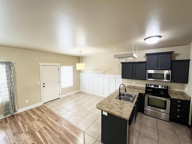 Photo - 1576 Venetian Way