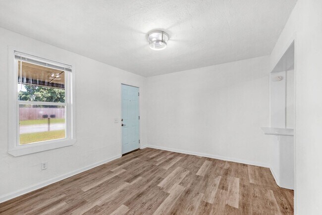 Photo - 2101 W Romana St Unit B