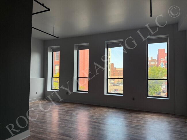 155 Saint Paul #403 Living Space - Hive@155 and Hive Andrews