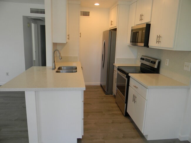 kitchen - 748 E Joan D Arc Ave Unit 748