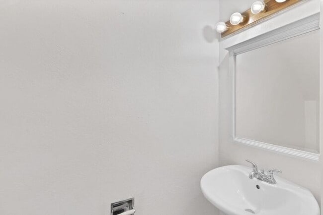 Photo - 2 Bedroom Condo near CMU