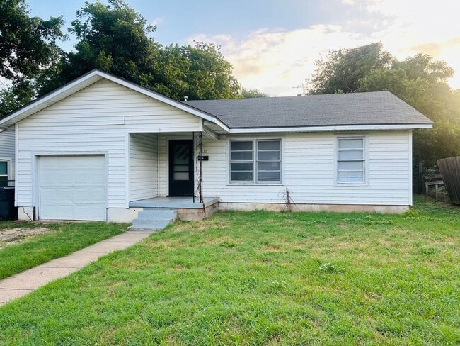 Building Photo - Spacious South Waco Home