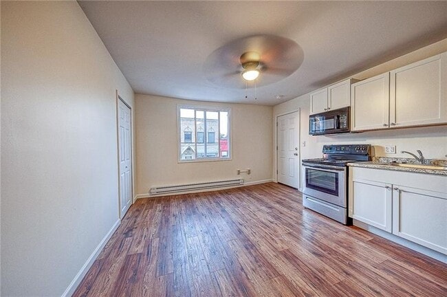 Photo - 427 Adams St