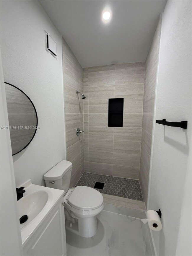 Photo - 3220 Plaza St