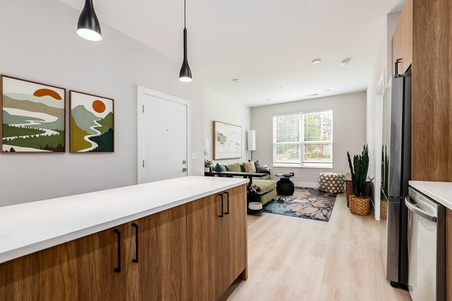 022_708_L 1895 Mapleway Dr061