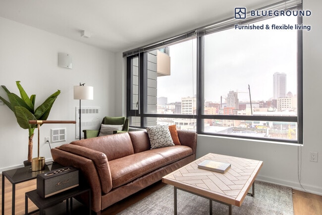 Building Photo - 400 Clementina St Rental