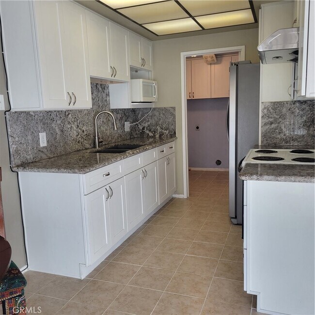 Photo - 16930 Colchester Way