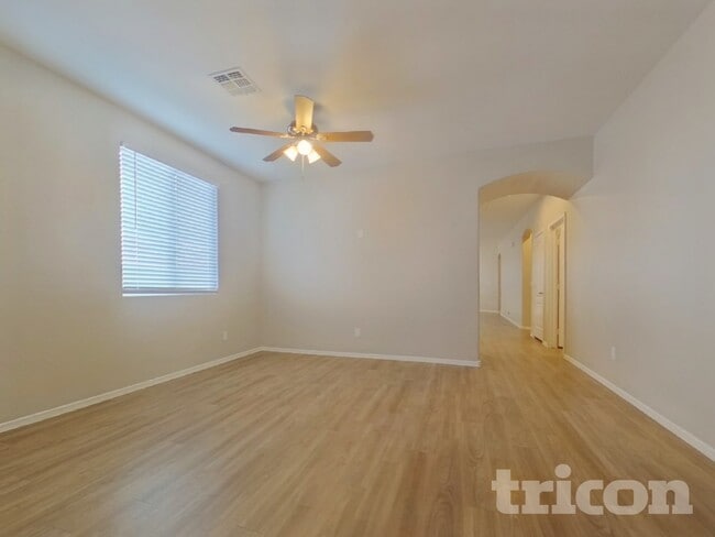 Photo - 17307 W Monroe St