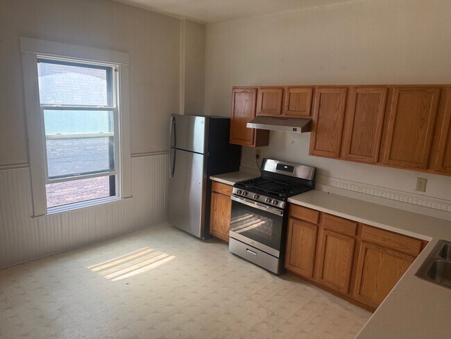 Photo - 113 N Broadway Unit 3