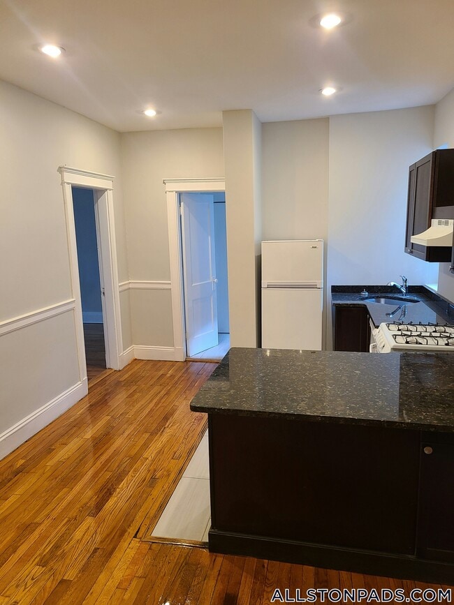 1193 Commonwealth Ave Unidad 8