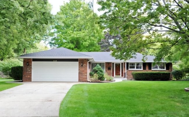 Photo - 826 Crestfield Ave House